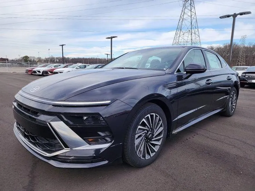2024 Hyundai Sonata Hybrid SEL photo 1