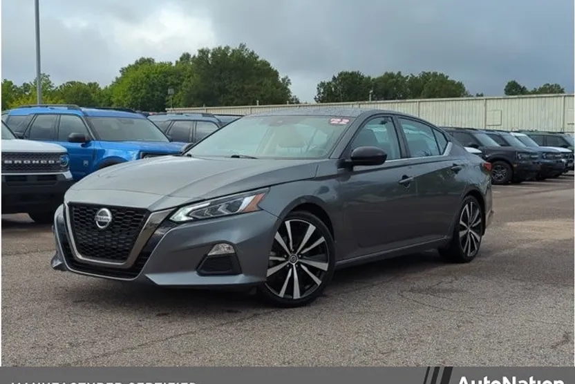 2022 Nissan Altima 2.5 SR photo 1
