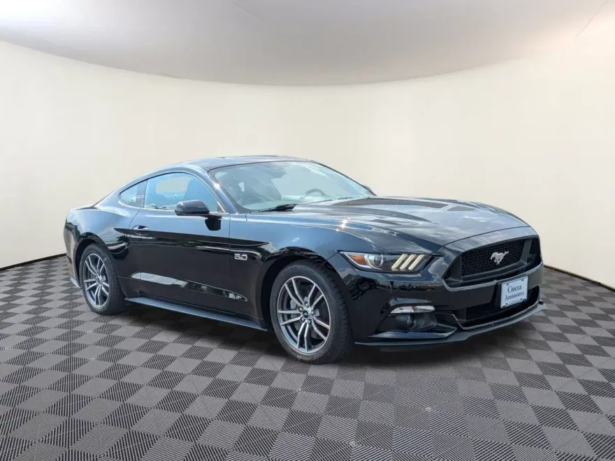 2017 Ford Mustang GT Premium photo 1