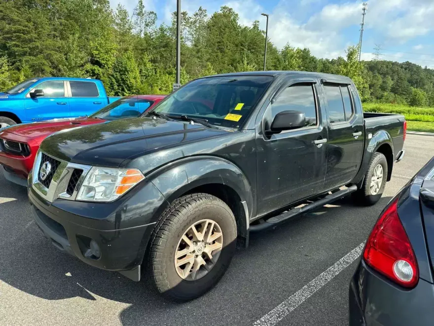 2019 Nissan Frontier Crew Cab SV photo 1
