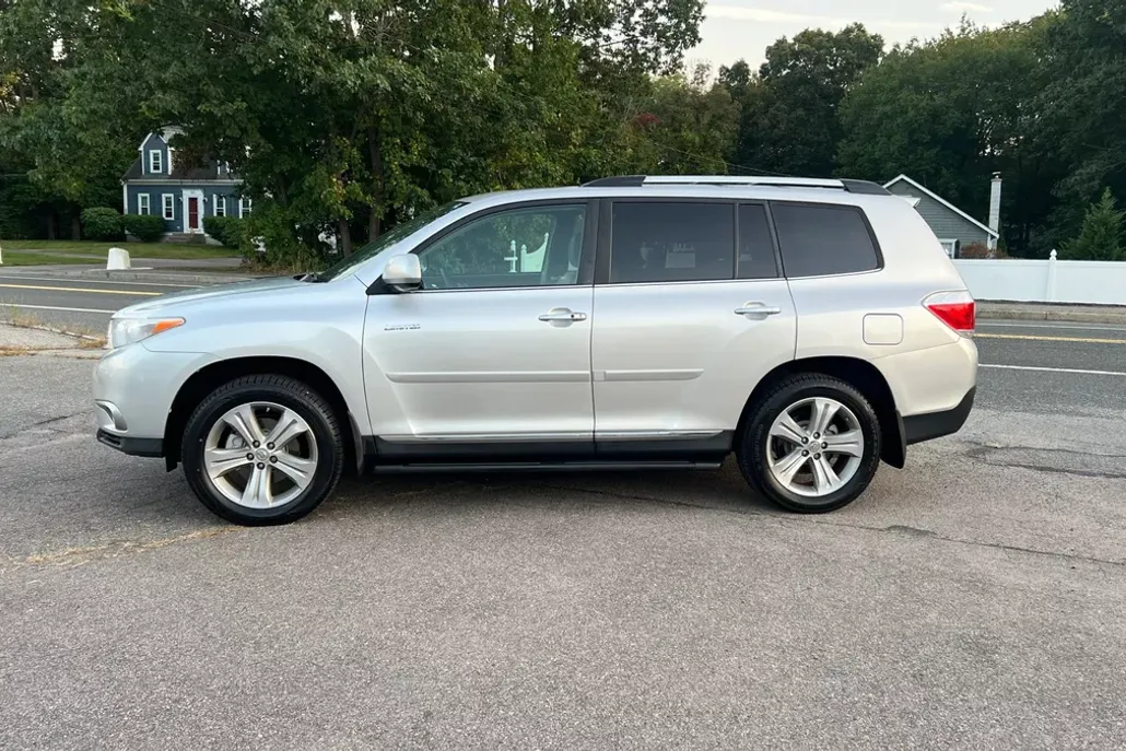 2013 Toyota Highlander Limited Sport photo 1