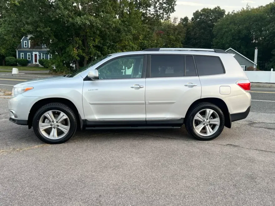 2013 Toyota Highlander Limited Sport photo 1