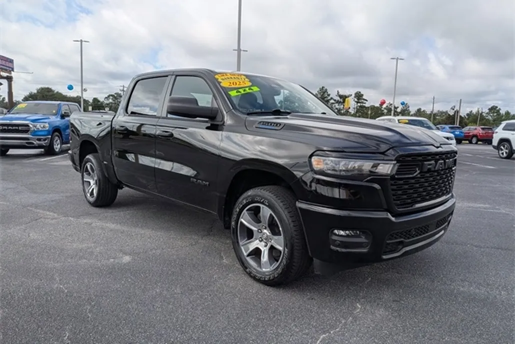 2025 Ram 1500 Tradesman photo 1