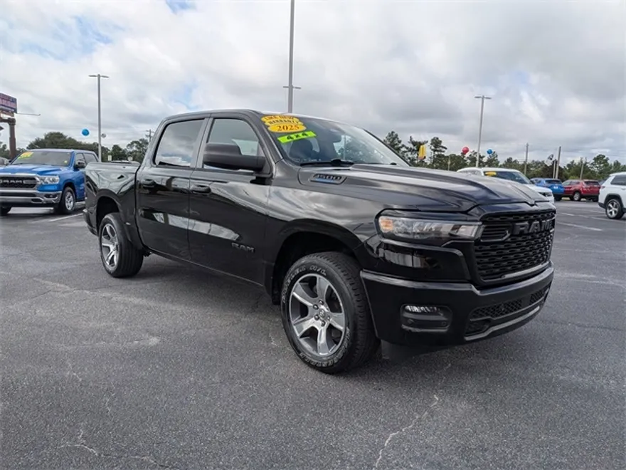 2025 Ram 1500 Tradesman photo 1