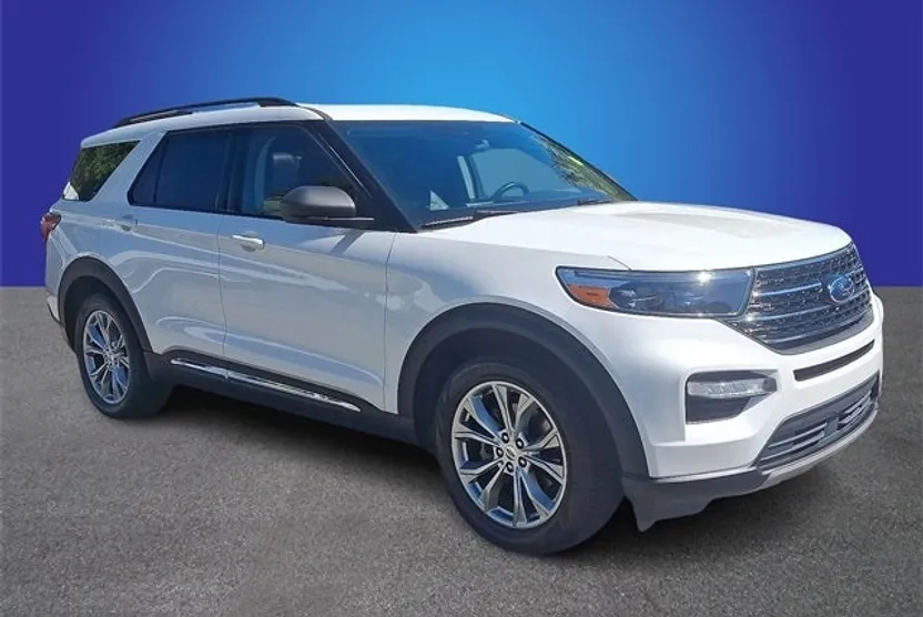 2020 Ford Explorer XLT photo 1