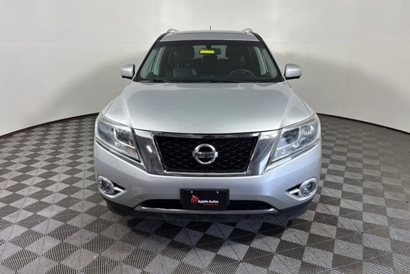 2016 Nissan Pathfinder Platinum photo 1