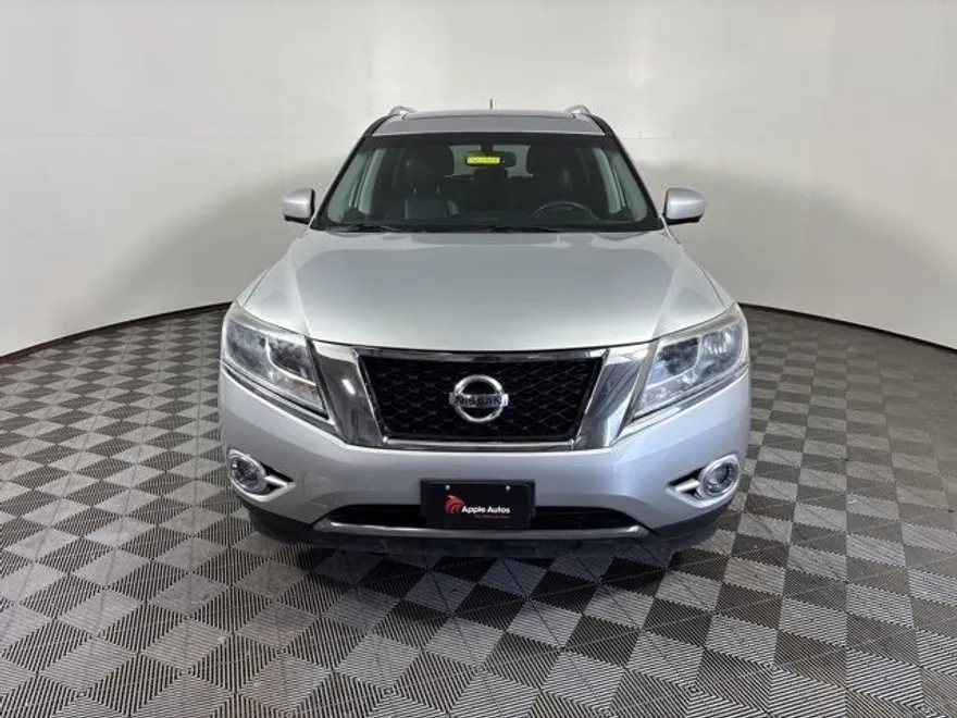 2016 Nissan Pathfinder Platinum photo 1