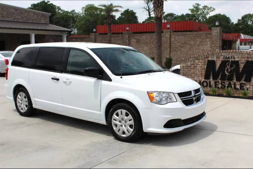 2020 Dodge Grand Caravan SE photo 1