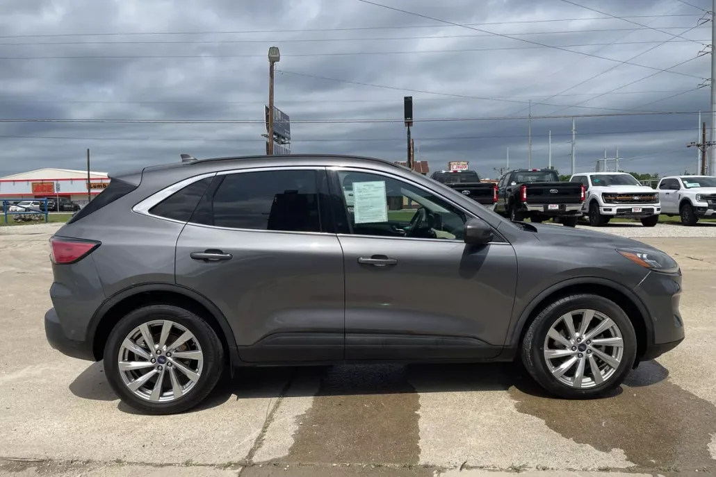 2021 Ford Escape Titanium photo 1
