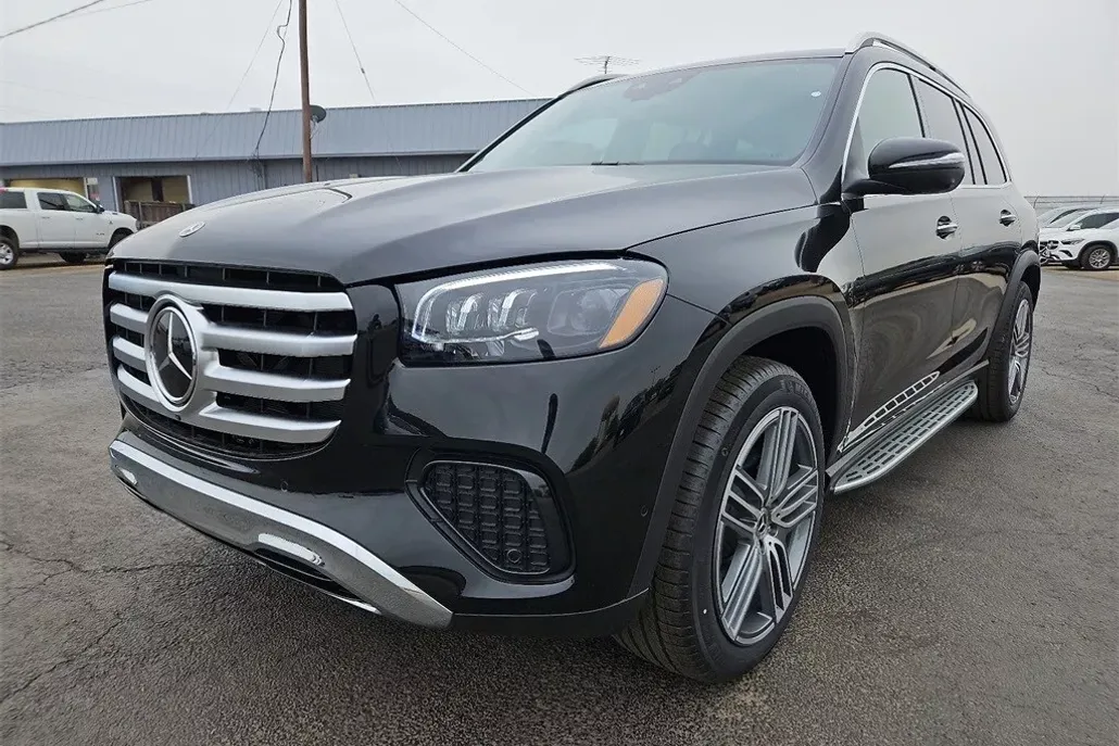2025 Mercedes Benz GLS 450 4MATIC photo 1
