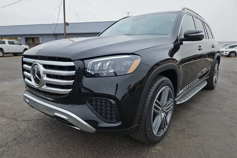2025 Mercedes Benz GLS 450 4MATIC photo 1