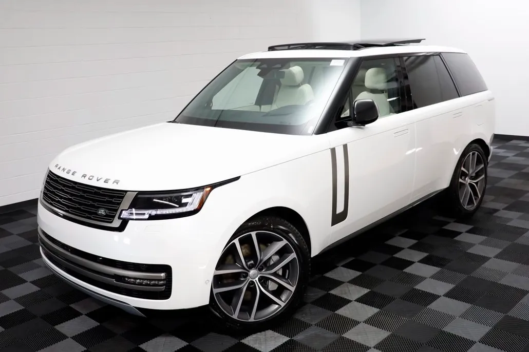 2025 Land Rover Range Rover SE photo 1