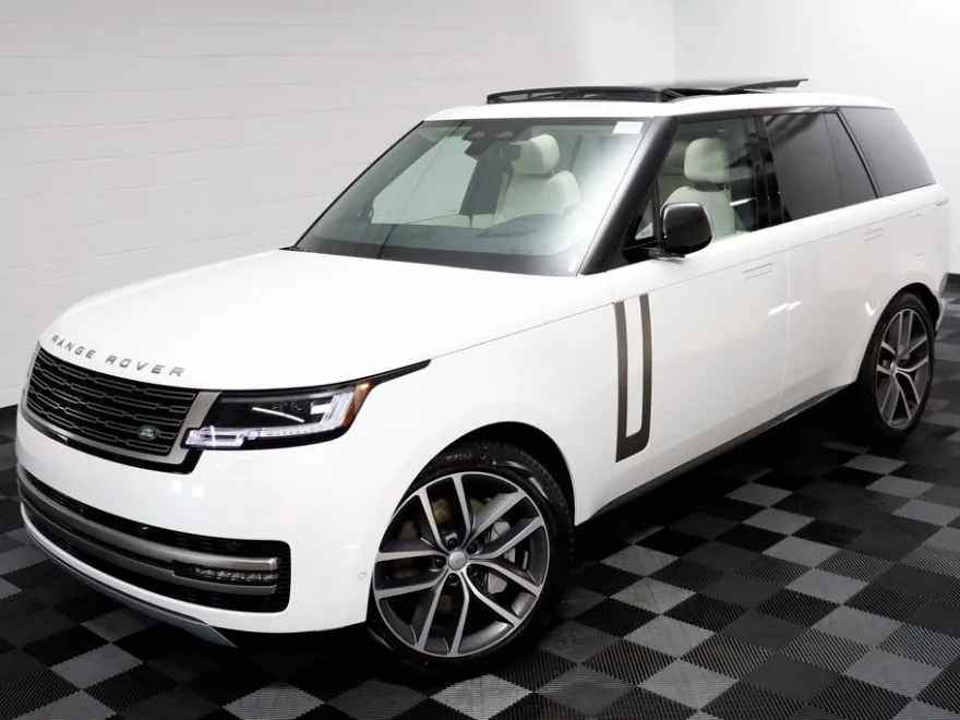 2025 Land Rover Range Rover SE photo 1