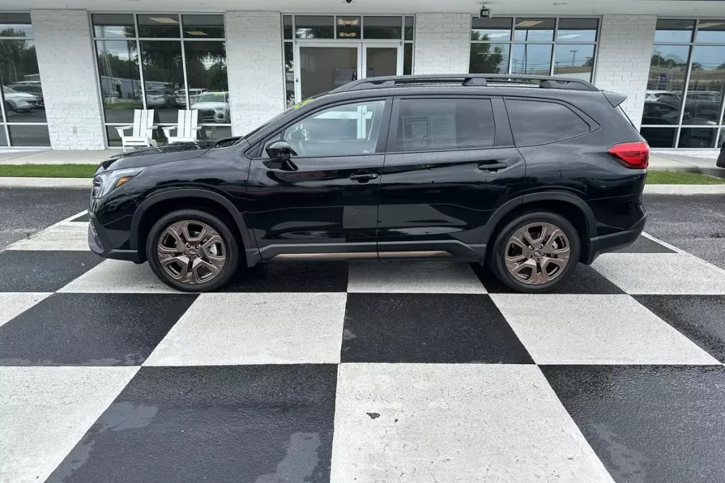2025 Subaru Ascent Limited photo 1
