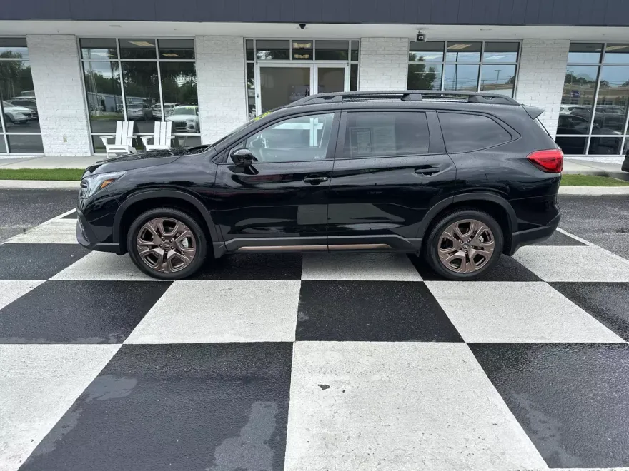2025 Subaru Ascent Limited photo 1