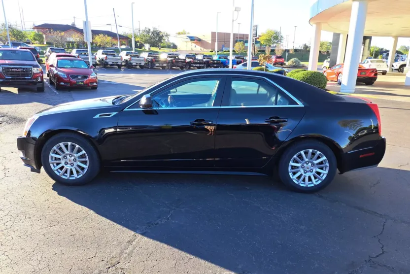 2011 Cadillac CTS Luxury photo 1