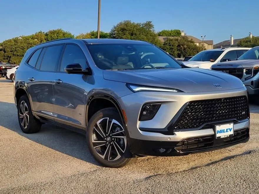 2025 Buick Enclave Sport Touring photo 1