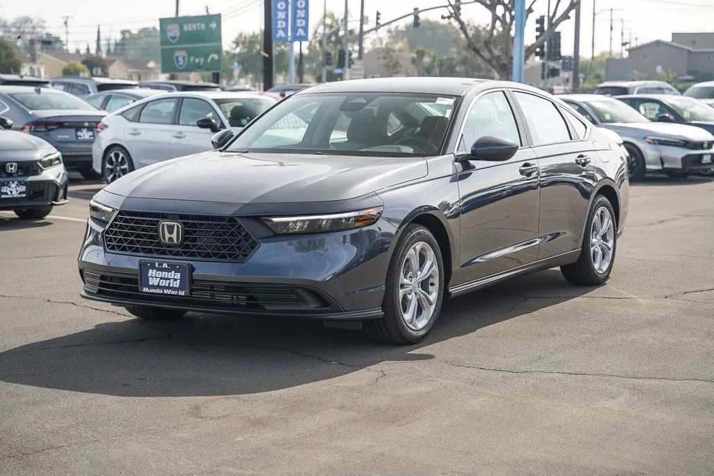 2025 Honda Accord 1.5T LX photo 1