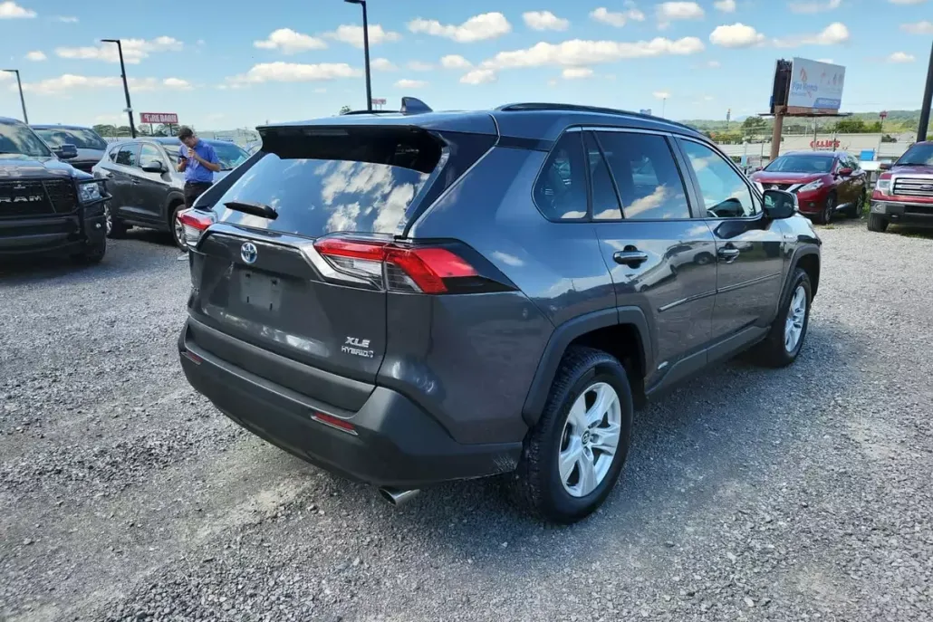2020 Toyota RAV4 Hybrid XLE photo 1