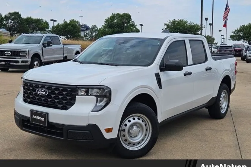 2025 Ford Maverick XL photo 1