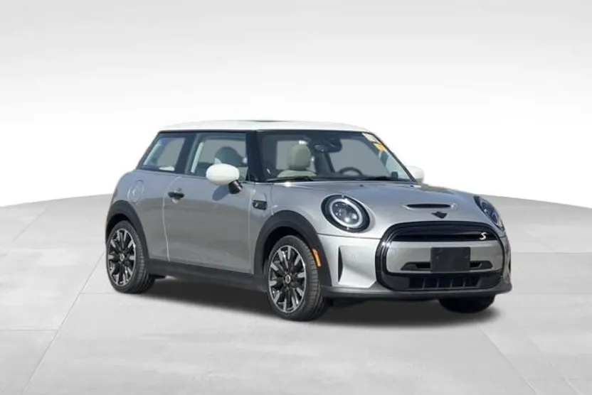 2024 Mini Cooper 2 Door Hardtop Iconic photo 1