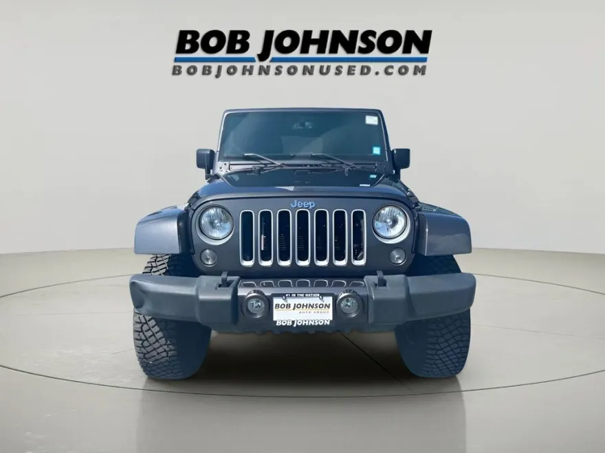 2017 Jeep Wrangler Unlimited Sahara photo 1