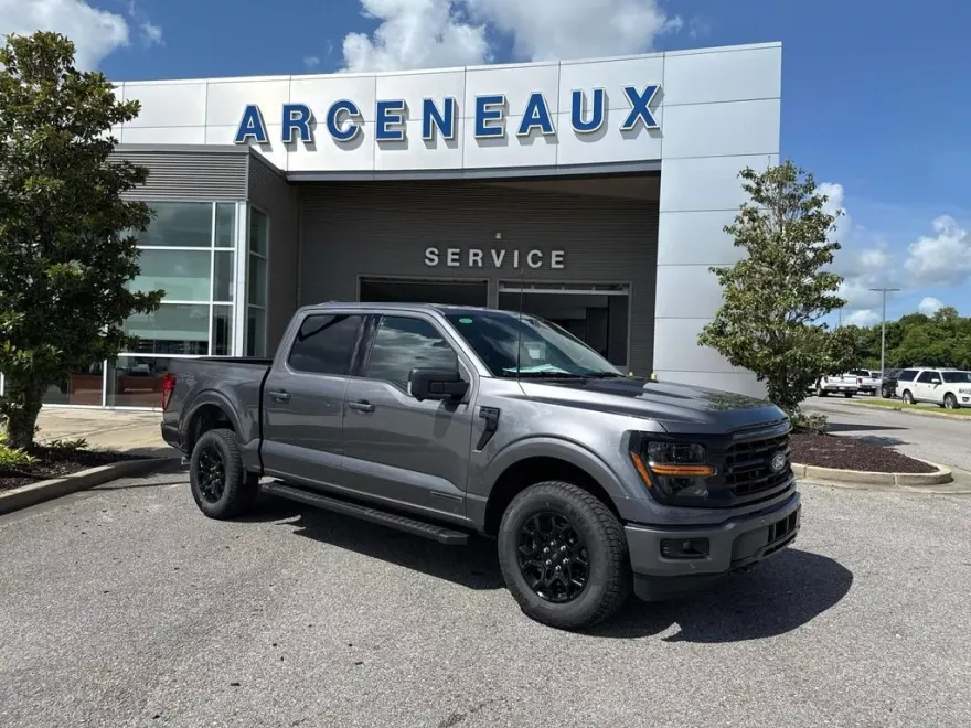 2025 Ford F-150 XLT photo 1
