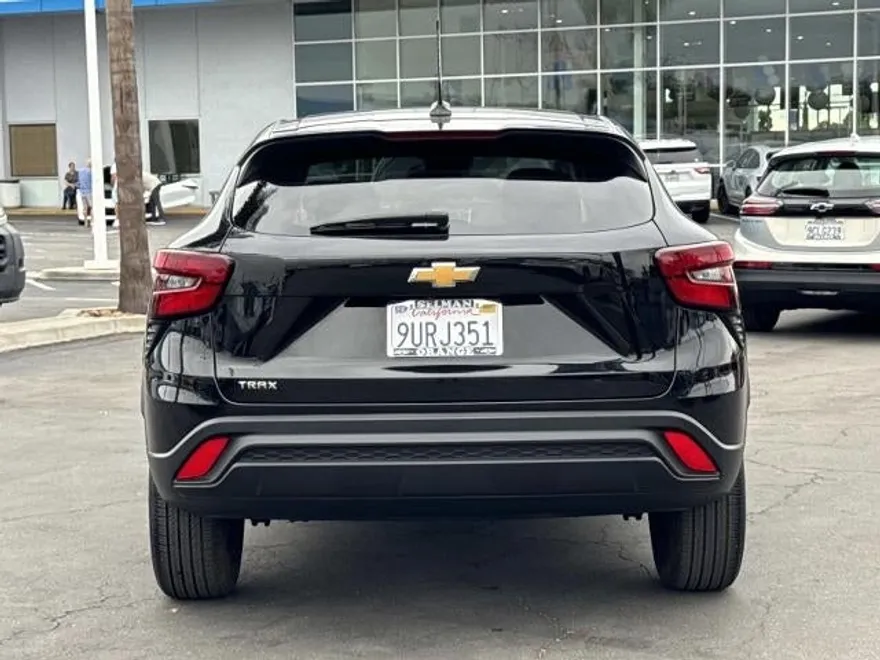 2024 Chevrolet Trax LS photo 1