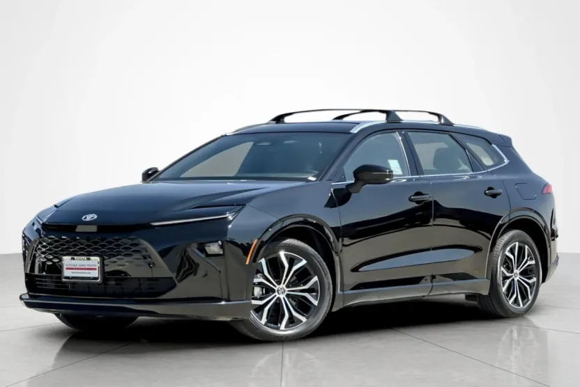 2025 Toyota Crown Signia XLE photo 1