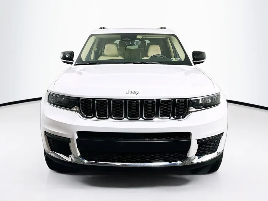 2022 Jeep Grand Cherokee Limited photo 1
