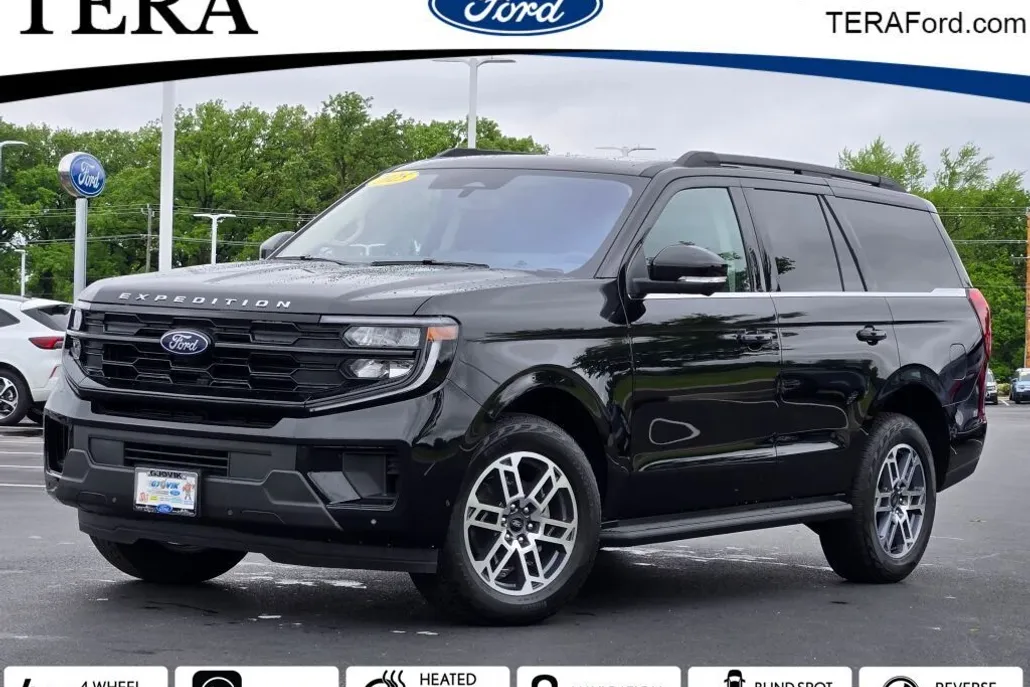 2025 Ford Expedition photo 1