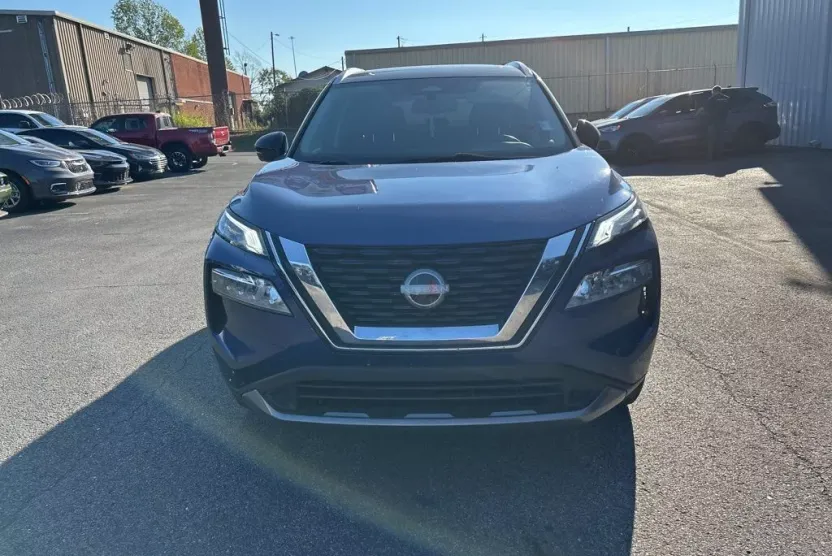2023 Nissan Rogue SL photo 1