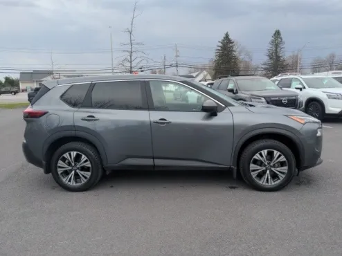 2022 Nissan Rogue SV photo 4