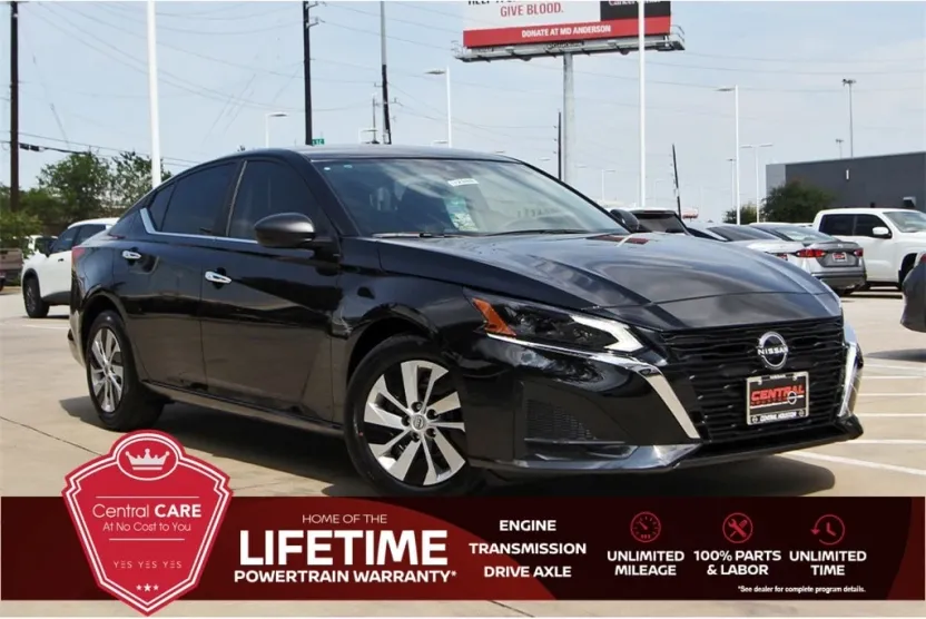 2025 Nissan Altima S photo 1