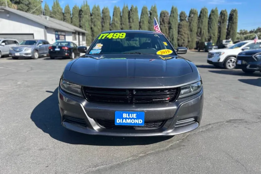 2019 Dodge Charger SXT photo 1