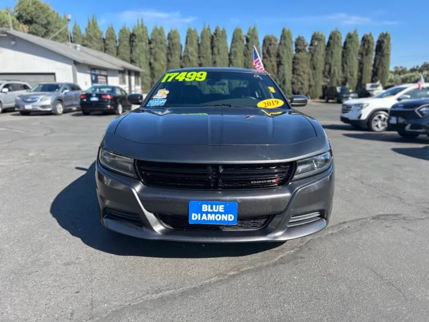 2019 Dodge Charger SXT photo 1