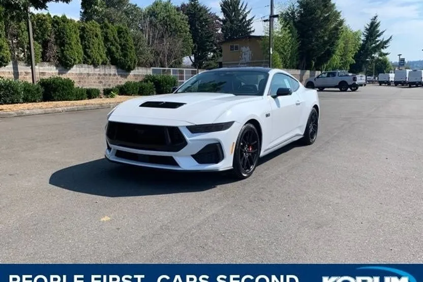 2025 Ford Mustang GT photo 1