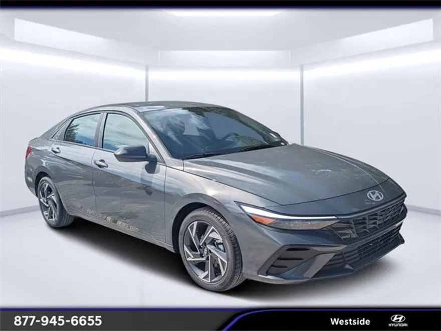 2025 Hyundai Elantra SEL Sport photo 1