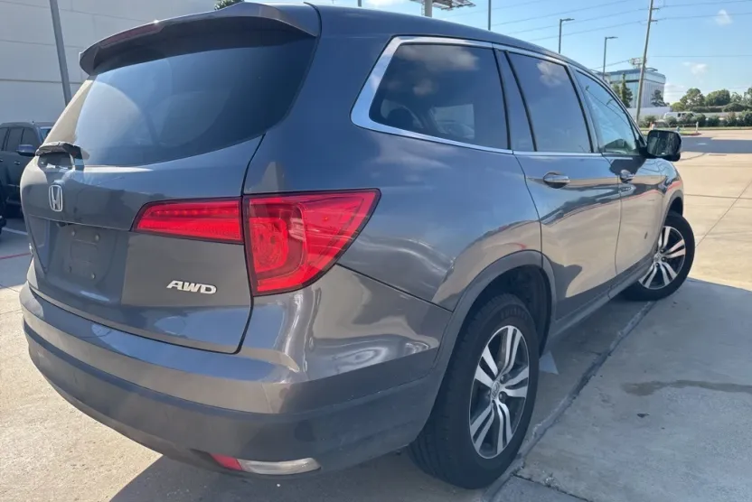 2016 Honda Pilot EX-L photo 1