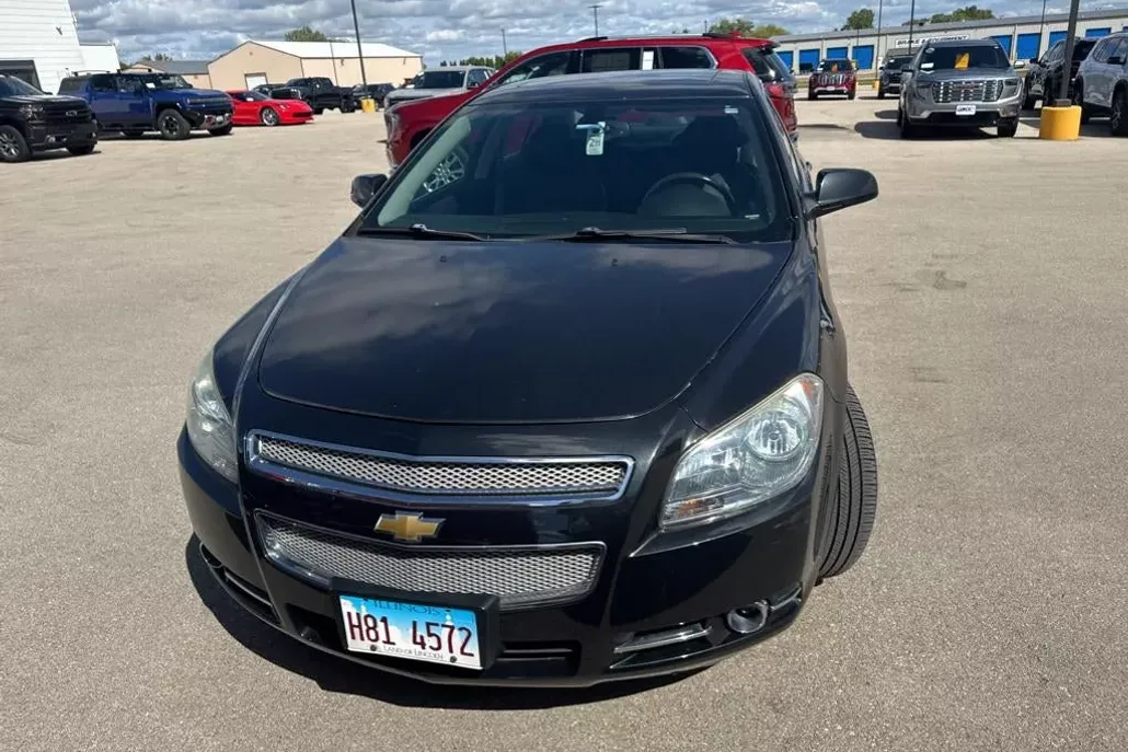 2010 Chevrolet Malibu LTZ photo 1
