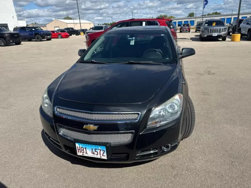 2010 Chevrolet Malibu LTZ photo 1