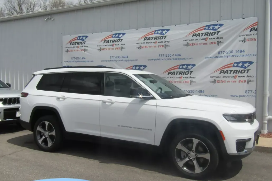 2025 Jeep Grand Cherokee L photo 1