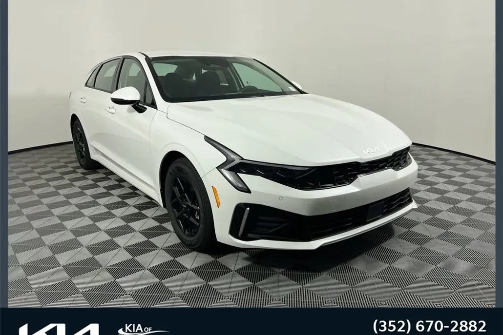 2025 Kia K5 LXS photo 1