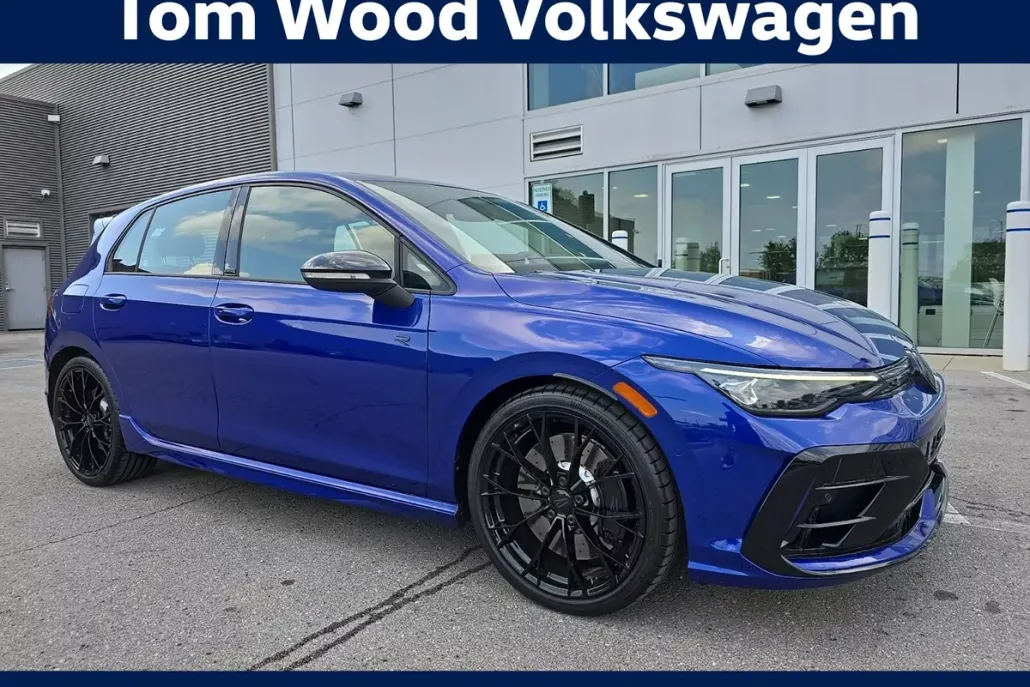 2025 Volkswagen Golf R photo 1