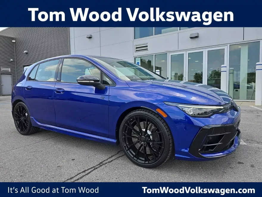 2025 Volkswagen Golf R photo 1
