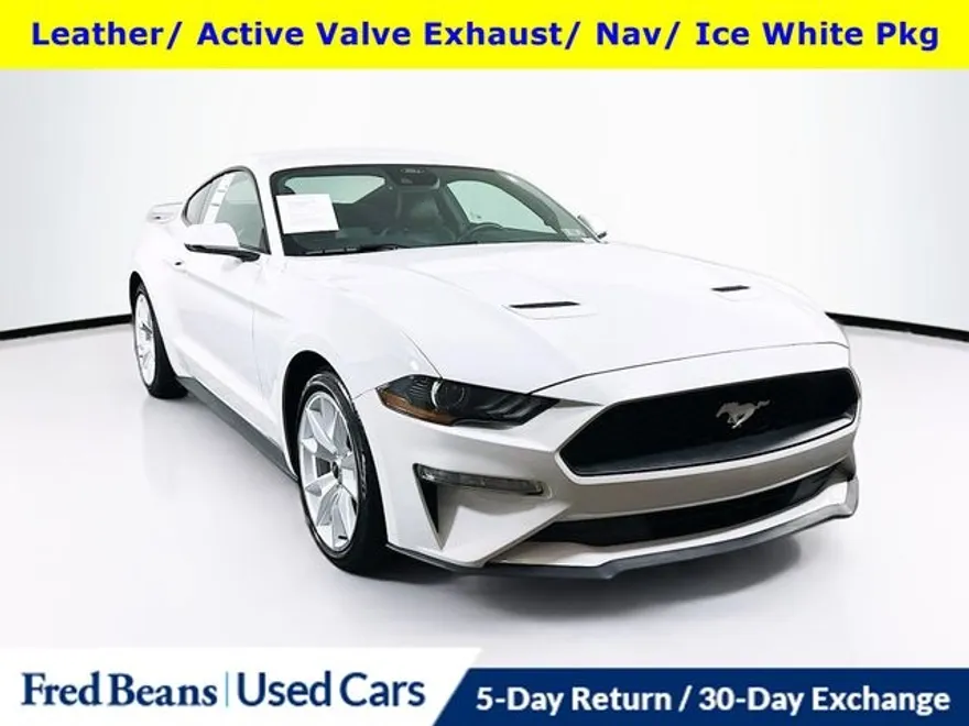 2022 Ford Mustang EcoBoost Premium photo 1