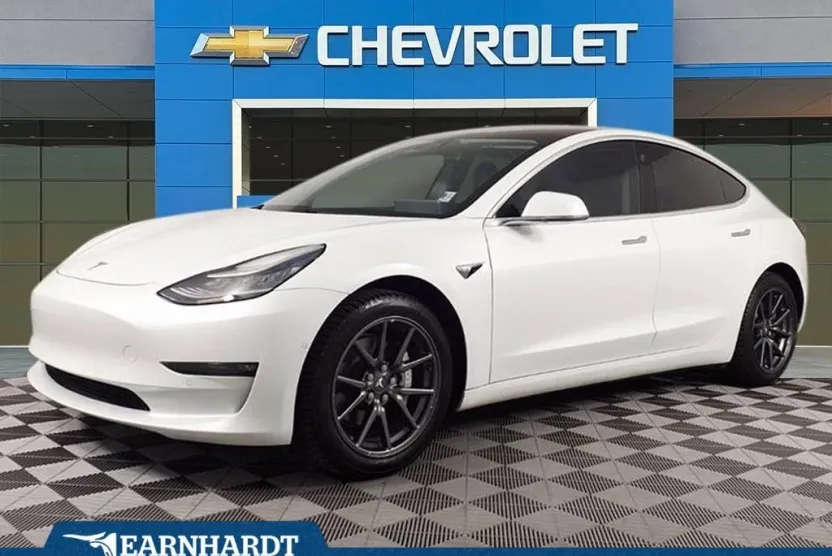 2018 Tesla Model 3 Long Range photo 1