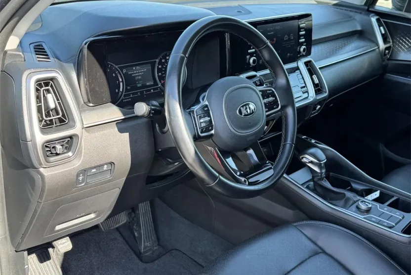 2021 Kia Sorento S photo 1