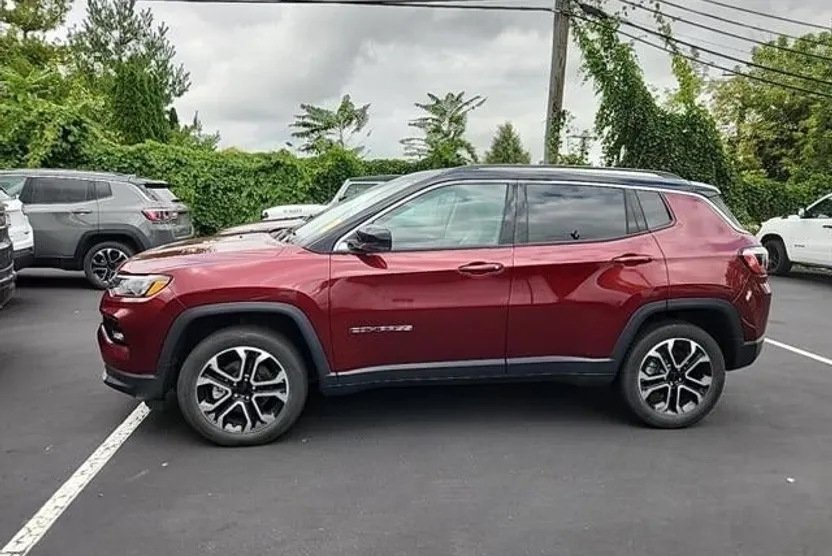 2022 Jeep Compass Limited photo 1