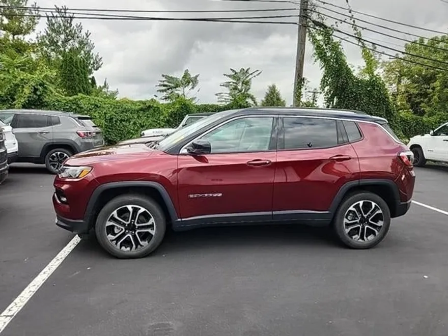 2022 Jeep Compass Limited photo 1